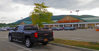 Illustration for article titled The 2015 GMC Sierra Denali Is Like A Stern Father You Fear And Respect